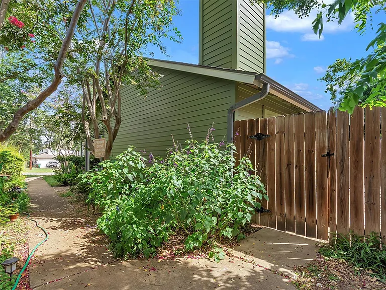 5703 W Gate Blvd #B — Photo 19