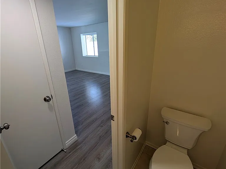 529 E Colorado Blvd #D — Photo 12