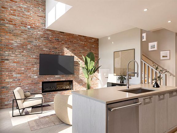 5th image of 427 Lampson St #408