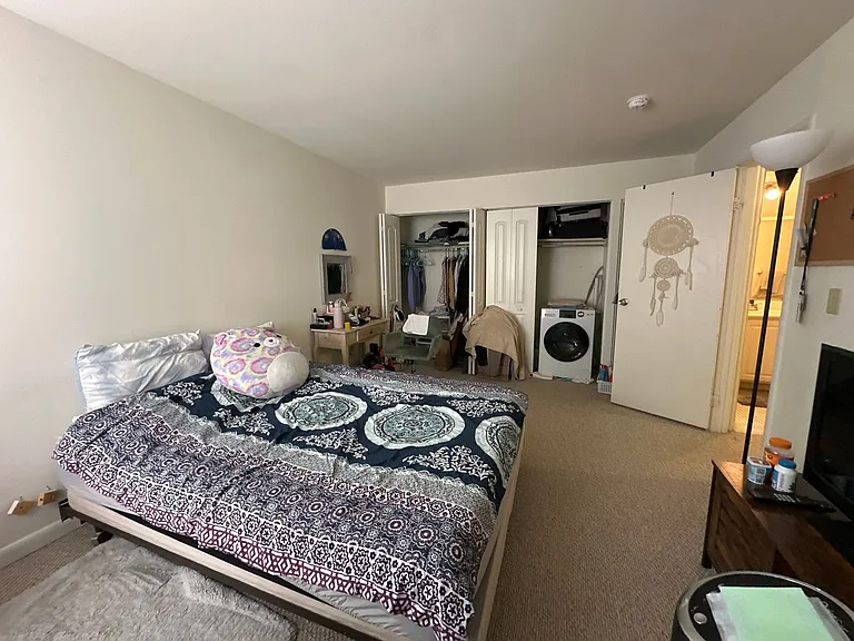 University Park Apartments near Cornell University — Photo 778