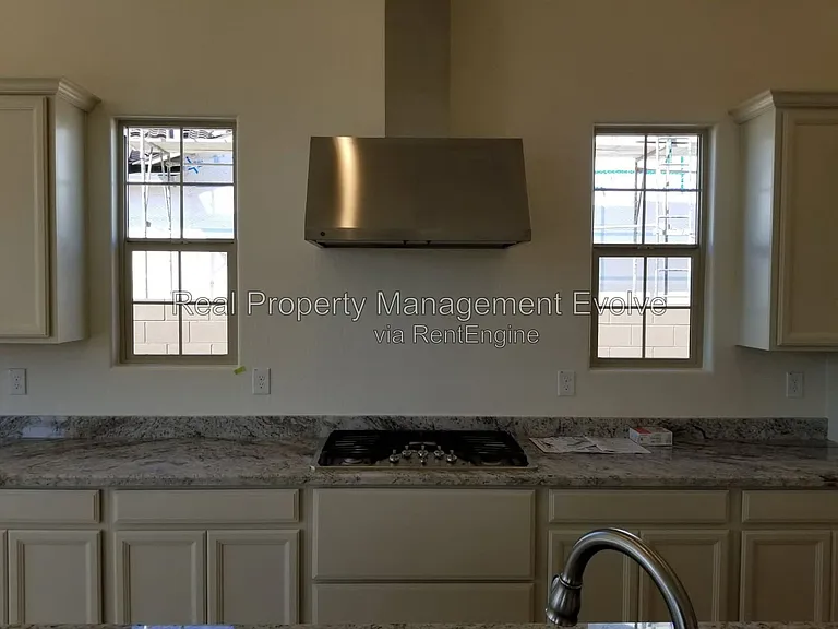 2307 E Mahogany Pl — Photo 8