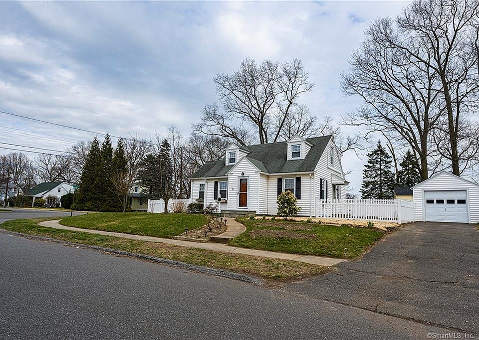 385 Housatonic Dr, Milford, CT 06460 Zillow