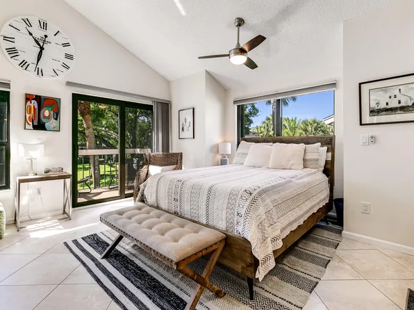 11863 Wimbledon Cir, Wellington, FL