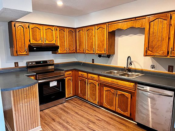 3rd image of 1609 Leone Ave