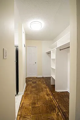 Rented by Rhona Realty | media 17