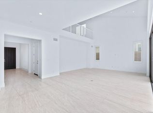 140 Lustro, Irvine, CA 92602