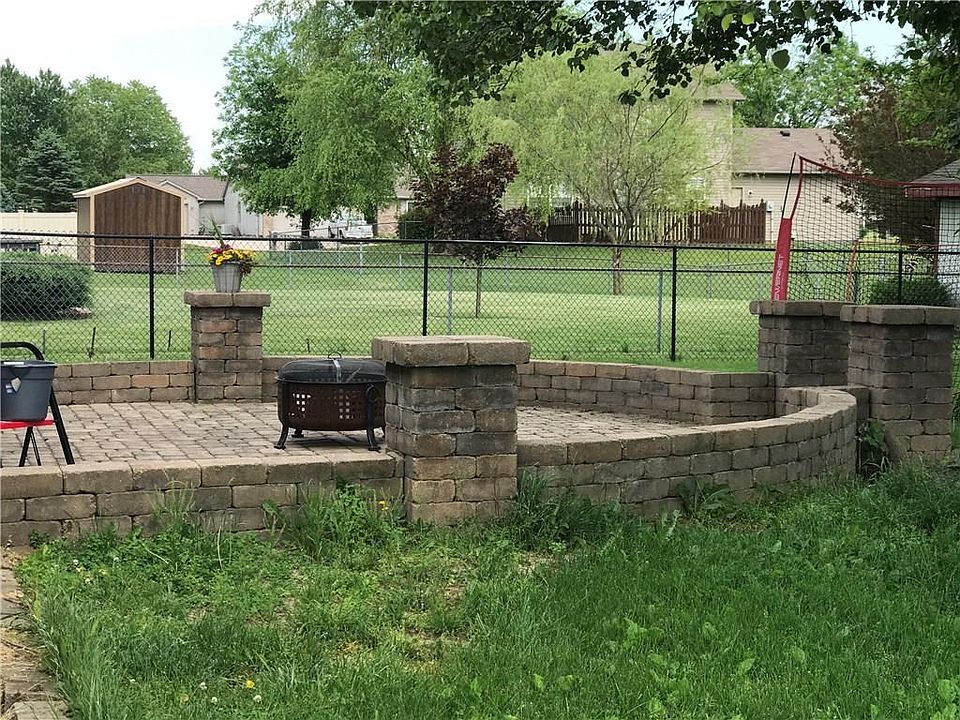 2nd image of 345 Longfellow Ct