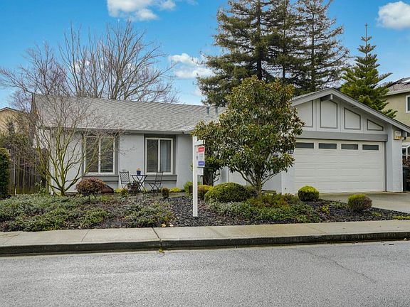 2nd image of 302 Durham Court