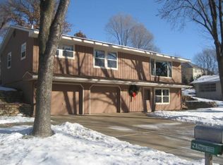 591 Suzanne Ave, Shoreview, MN 55126