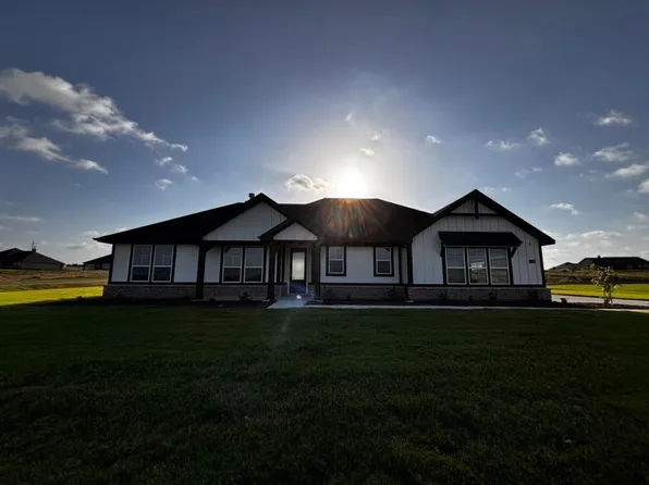 149 Big Sky Rd, Decatur, TX 75167