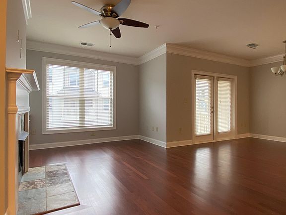 Keeping Room & Breakfast Area