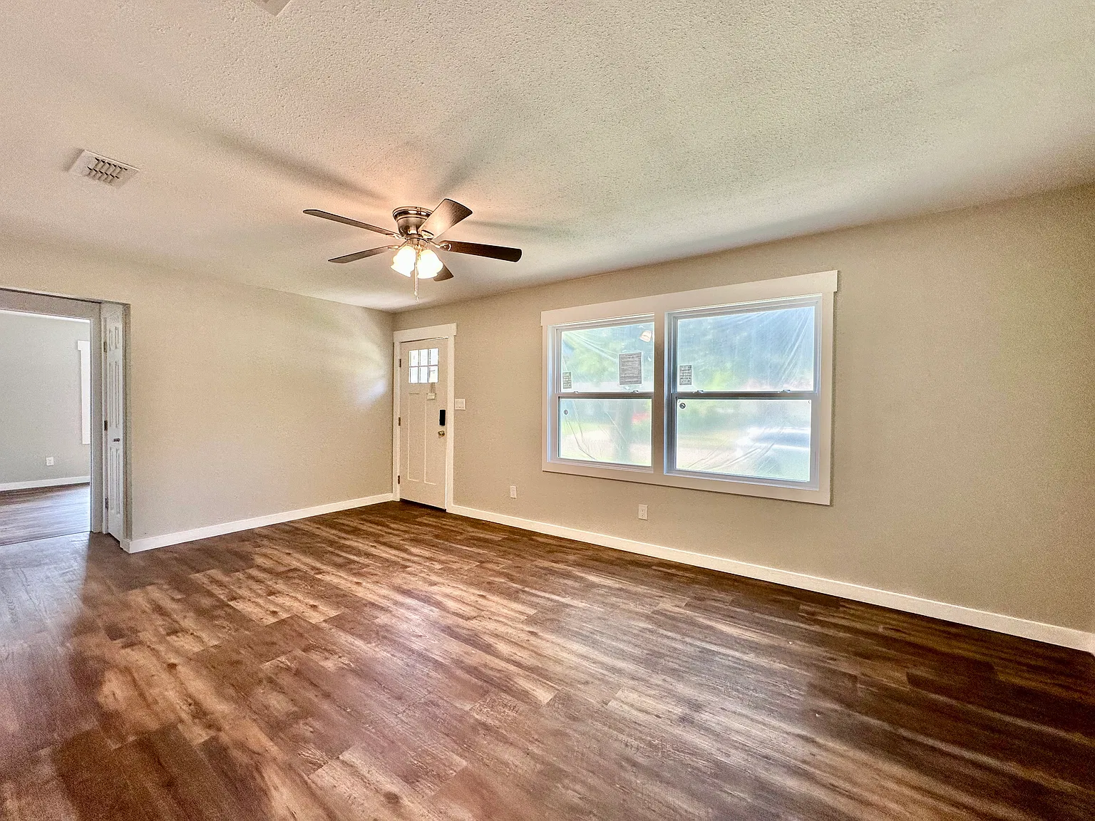 3 bed, 1268 sqft, $1,600 — Photo 4