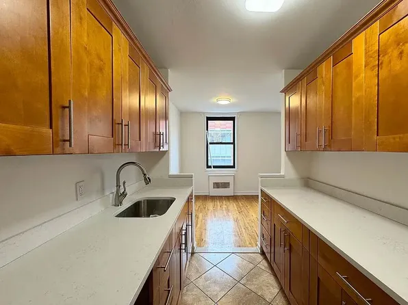 288 West 238th Street image 1 of 7