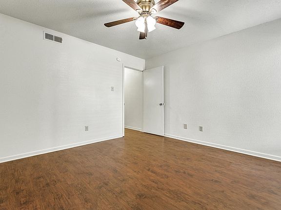 3rd image of 4301 Boyett St APT C