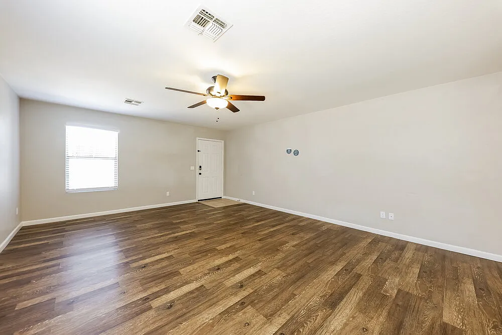 4 bed, 2.0 bath, 1756 sqft, $1,820 — Photo 3