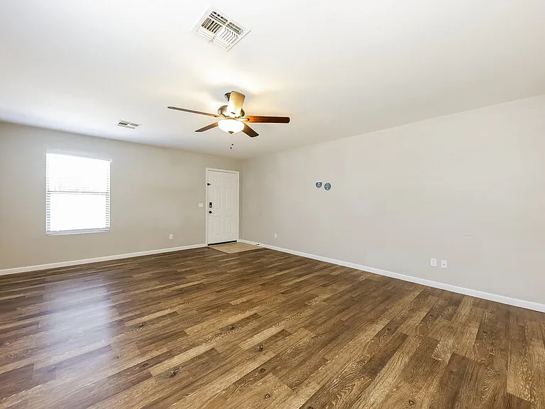 11535 W Windrose Ave — Photo 3
