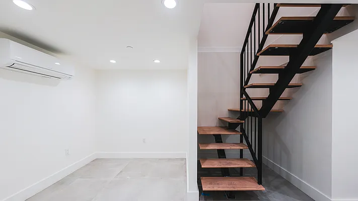 Rented by Nooklyn NYC LLC | media 13