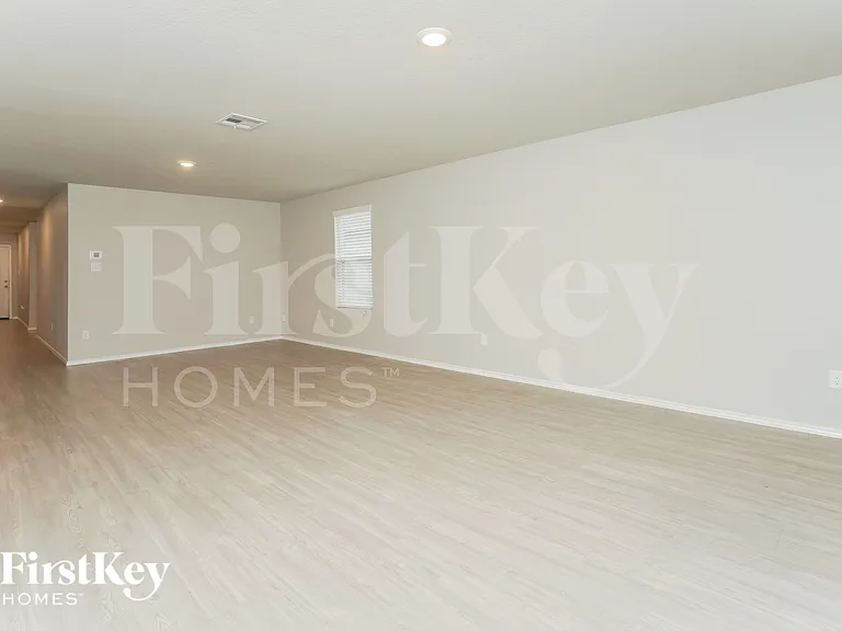 1906 Morse Way — Photo 3