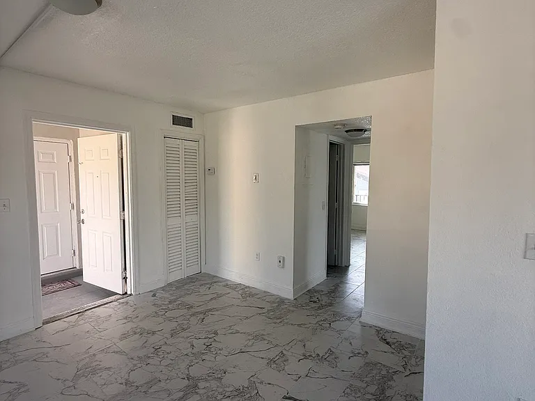 420 SW 14th Ave #1A — Photo 9
