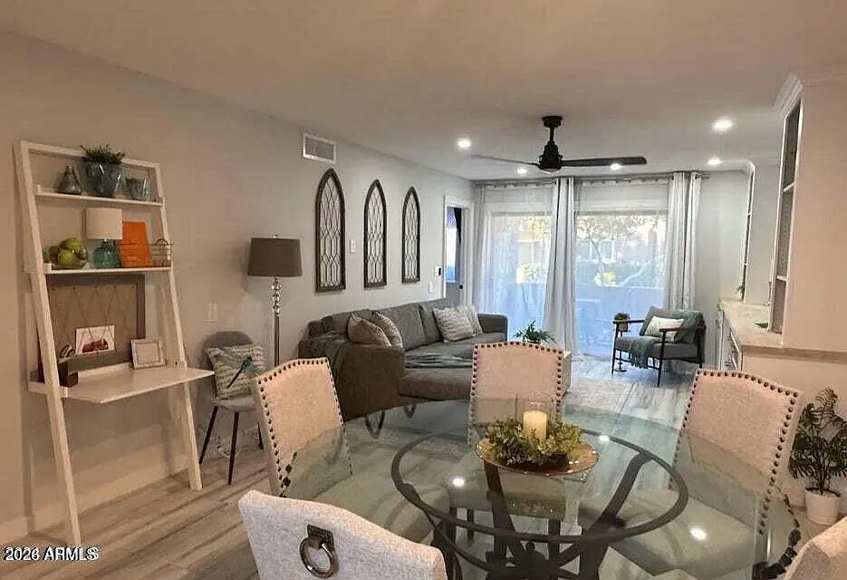 2 bed, 1002 sqft, $4,750 — Photo 2