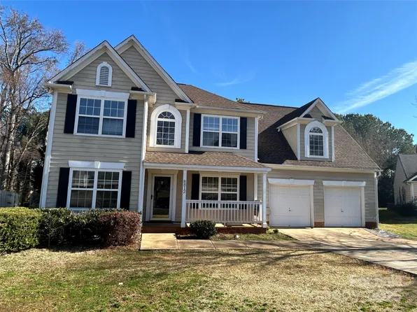 8812 Glenover Cir, Charlotte, NC 28269
