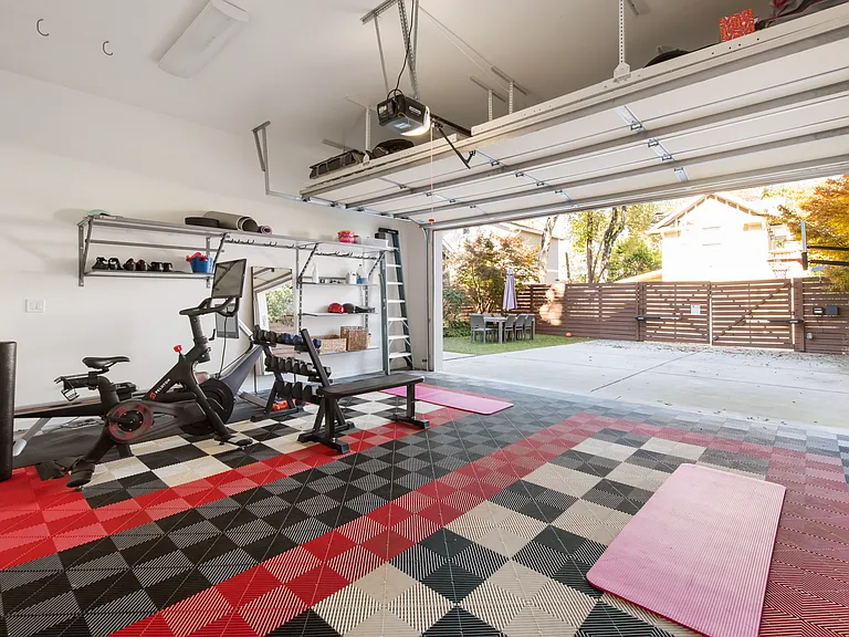 1020 Bellevue Dr NE — Photo 45