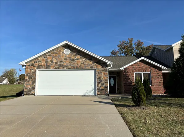 714 Hummingbird Ln, Hannibal, MO 63401
