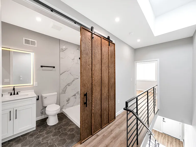 2637 W Sterner St — Photo 1