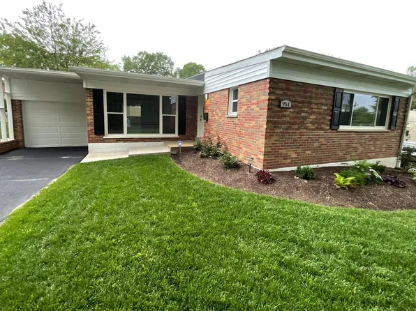 951 Mulberry Ln, Saint Louis, MO 63130