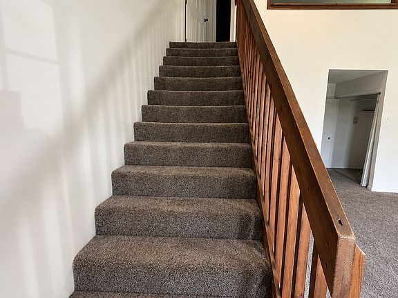 3rd image of 100 Walnut Tree Dr #200
