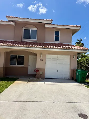 4901 Palm Garden Ln Photo 1