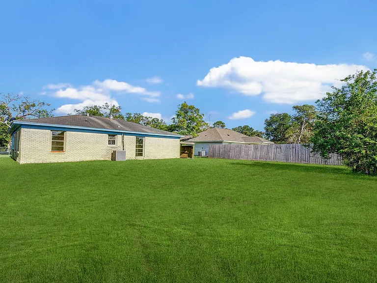 131 Lakewood Dr — Photo 21