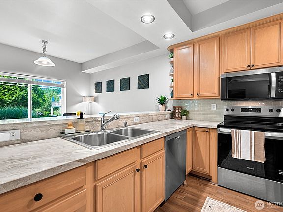 5th image of 4625 Celia Way #101