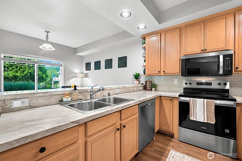 5th image of 4625 Celia Way #101