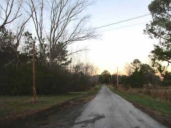 Exterior Neighborhood (street photo)