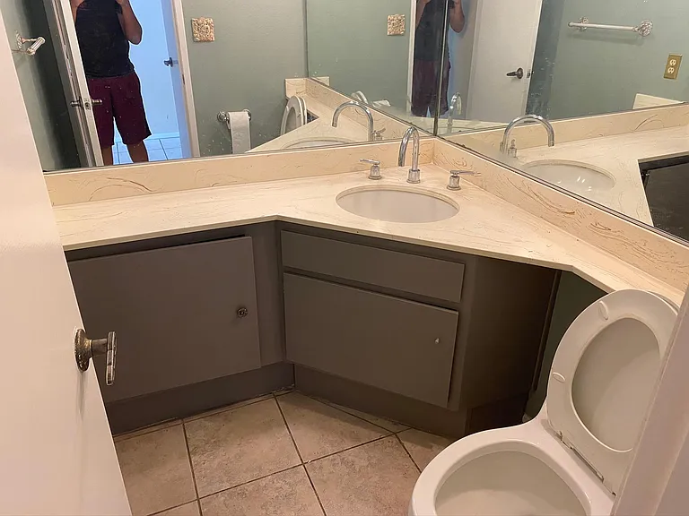 half bath room in the ground floor