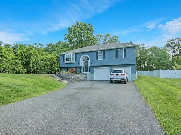 13 Jodphur Lane, Newburgh, NY 12550