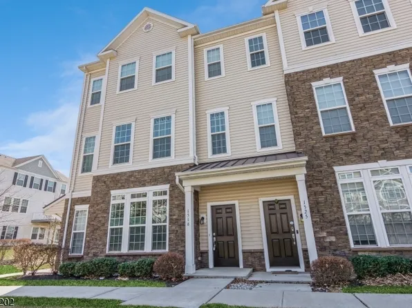 1516 Hudson Cir, Highland Park Boro, NJ 08904