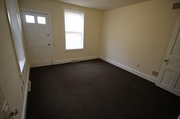 4th image of 706 N Van Buren St
