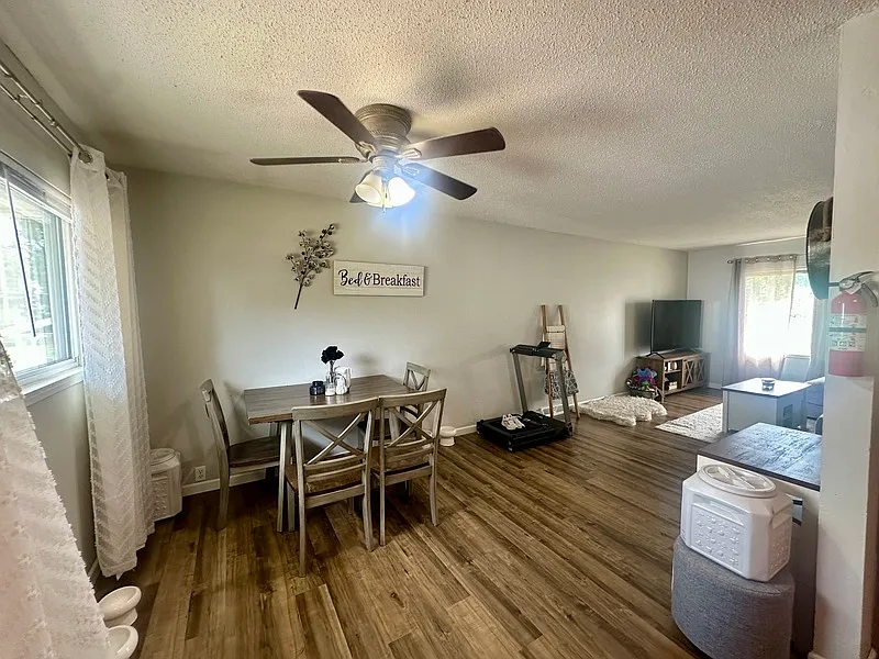 4 bed, 2.0 bath, 1881 sqft, $1,900 — Photo 4