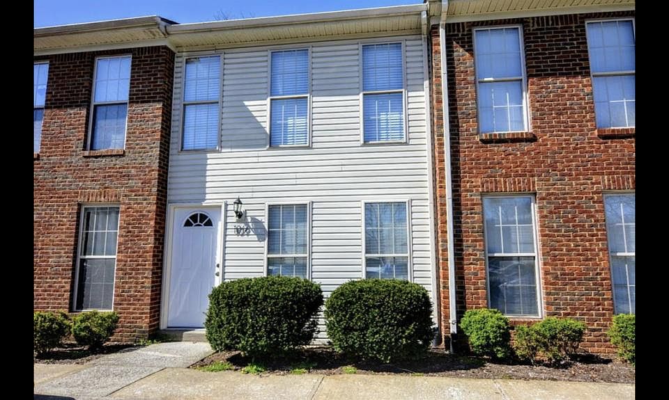 1st image of 415 Marquis Ave Suite 109