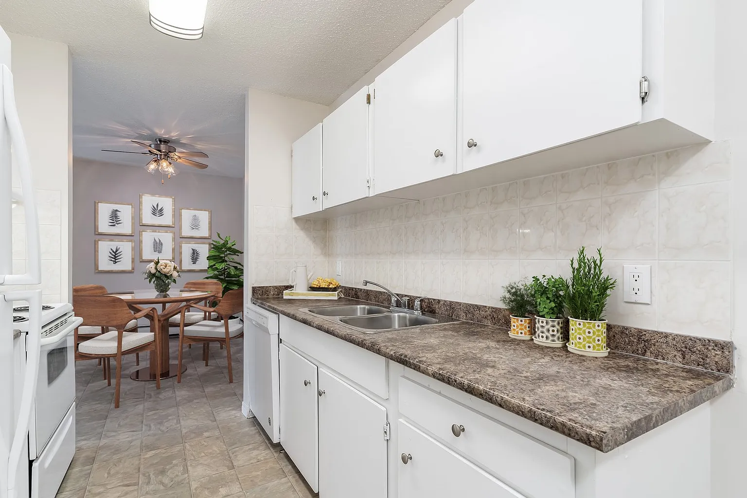 107 Hillcrest Pl SW #1423002 photo 1