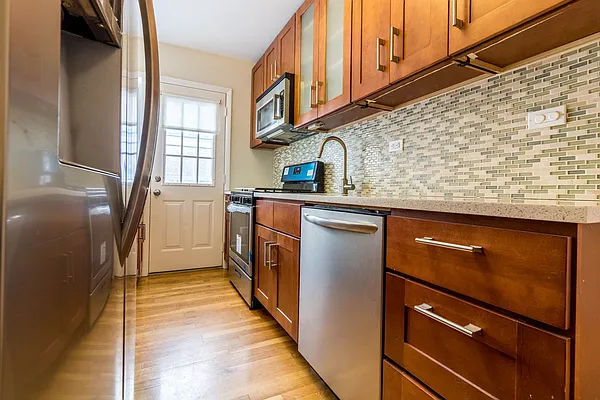 Rented by Prime Realty | media 14