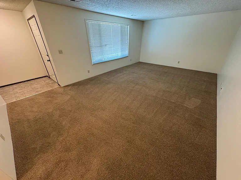 3232 NE Lancaster St #1 — Photo 6