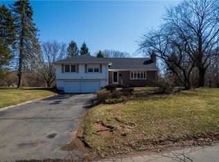 1075 Dunbar Hill Rd, Hamden, CT 06514