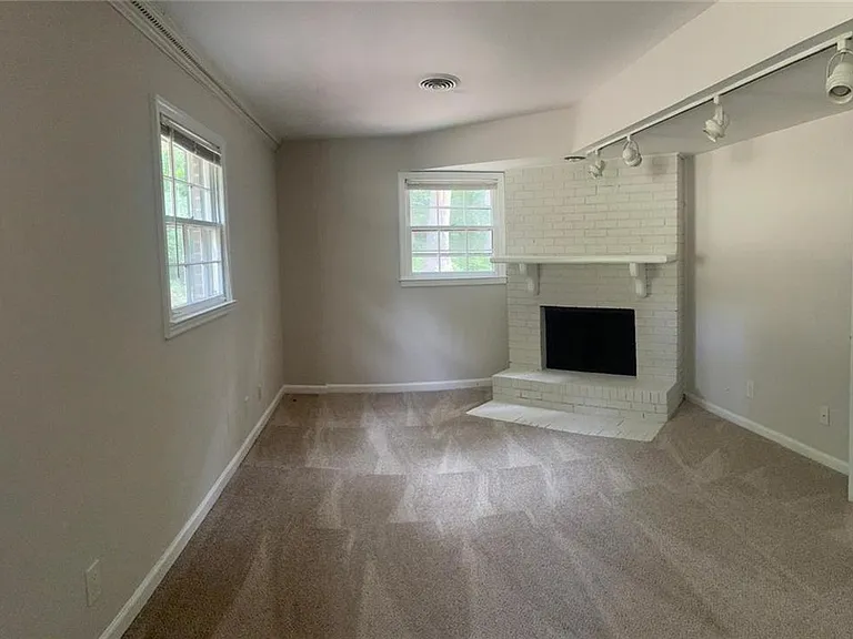 1744 Oak Ridge Way — Photo 11