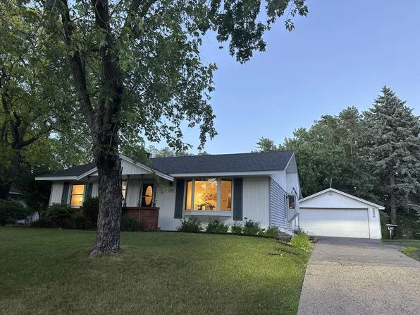 11311 Swallow St NW, Coon Rapids, MN 55433