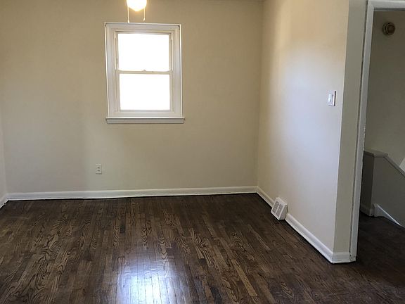 3rd image of 217 Parkway Cir #2