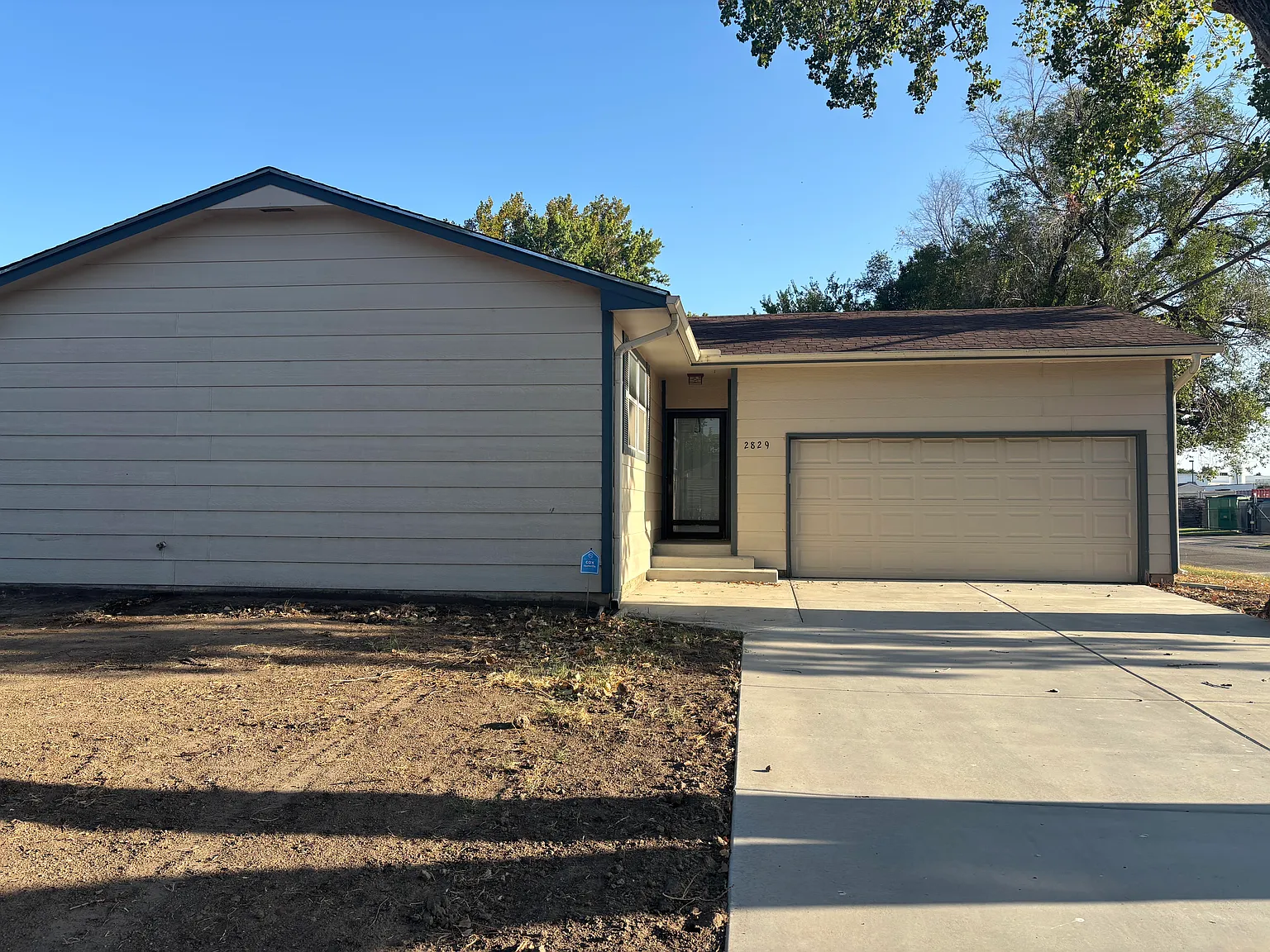 3 bed, 936 sqft, $1,230 — Photo 1