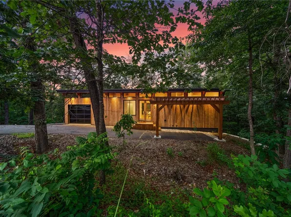 46 W Elvendon Dr, Bella Vista, AR 72715